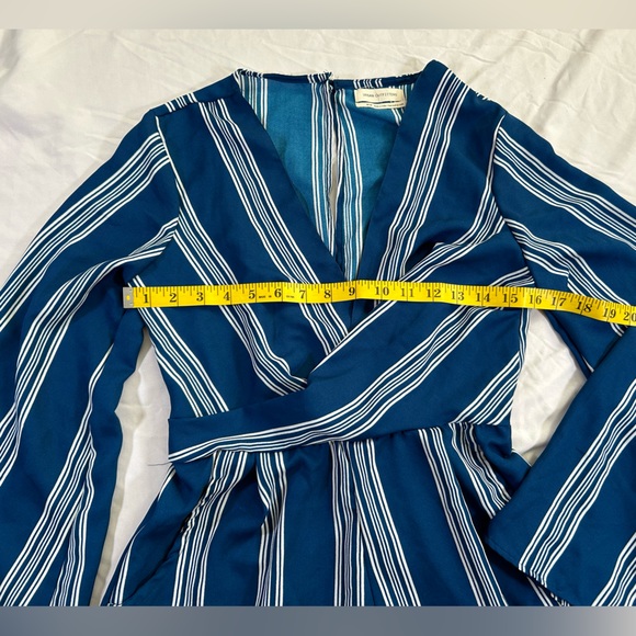 Urban Outfitters Women’s Angie Boho Romper Blue/White Long Bell Sleeve M - Picture 5 of 5